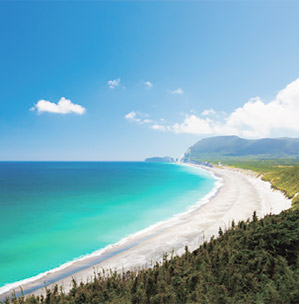 Take a break at Habushiura Coast
